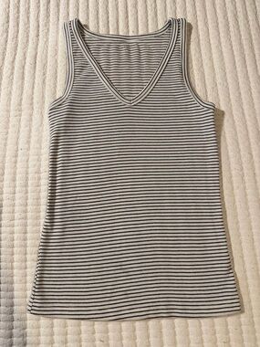 Old Navy Ribbed Striped V-Neck Tank Top - Size Large